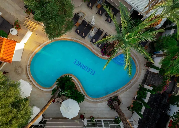 Elegance East Hotel