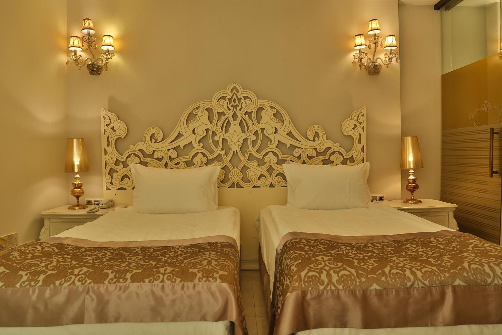 Elegance East Готель