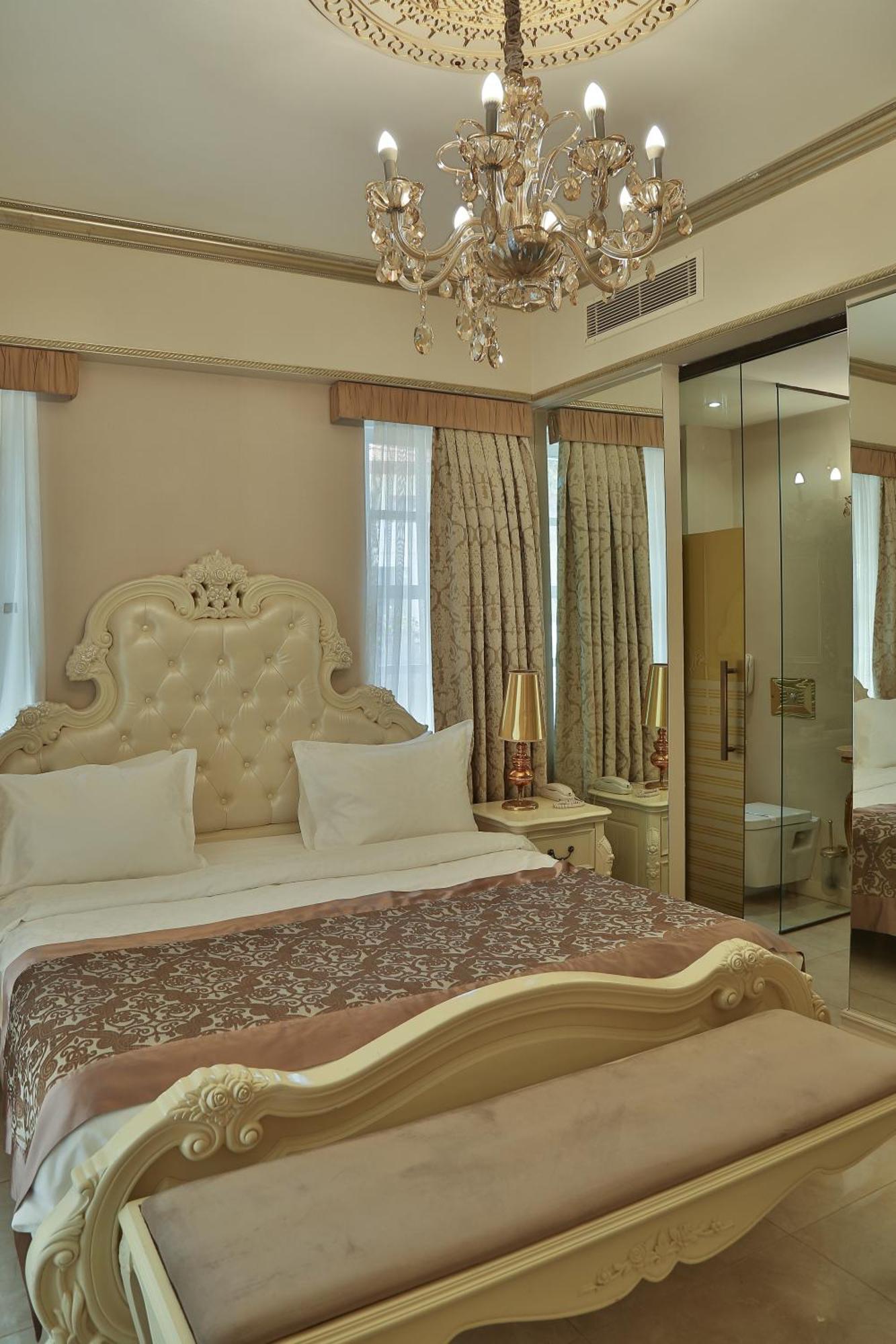Готель Elegance East