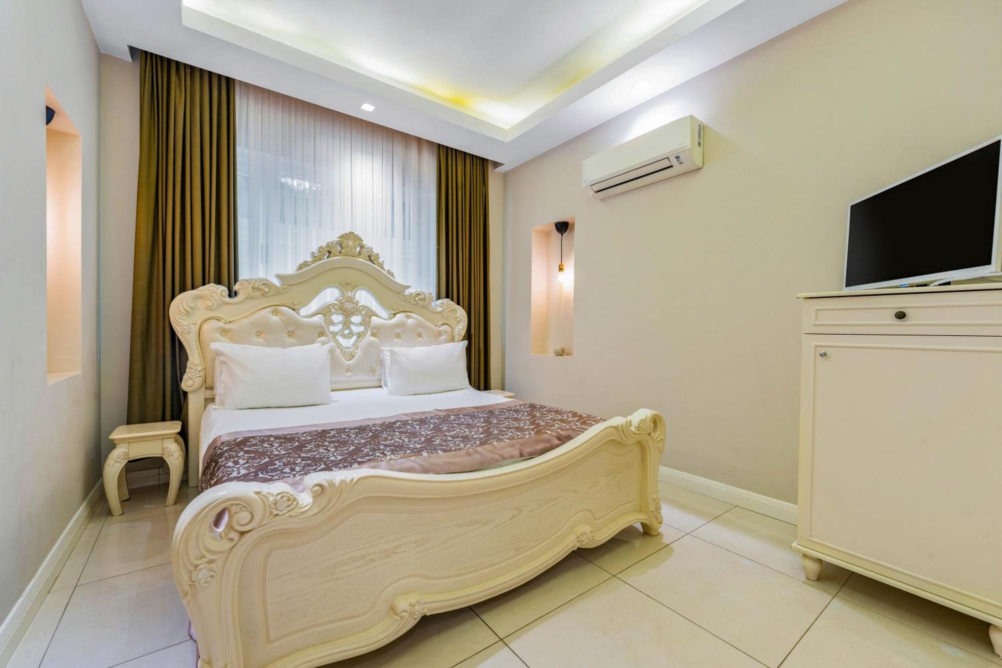 Готель Elegance East 4*