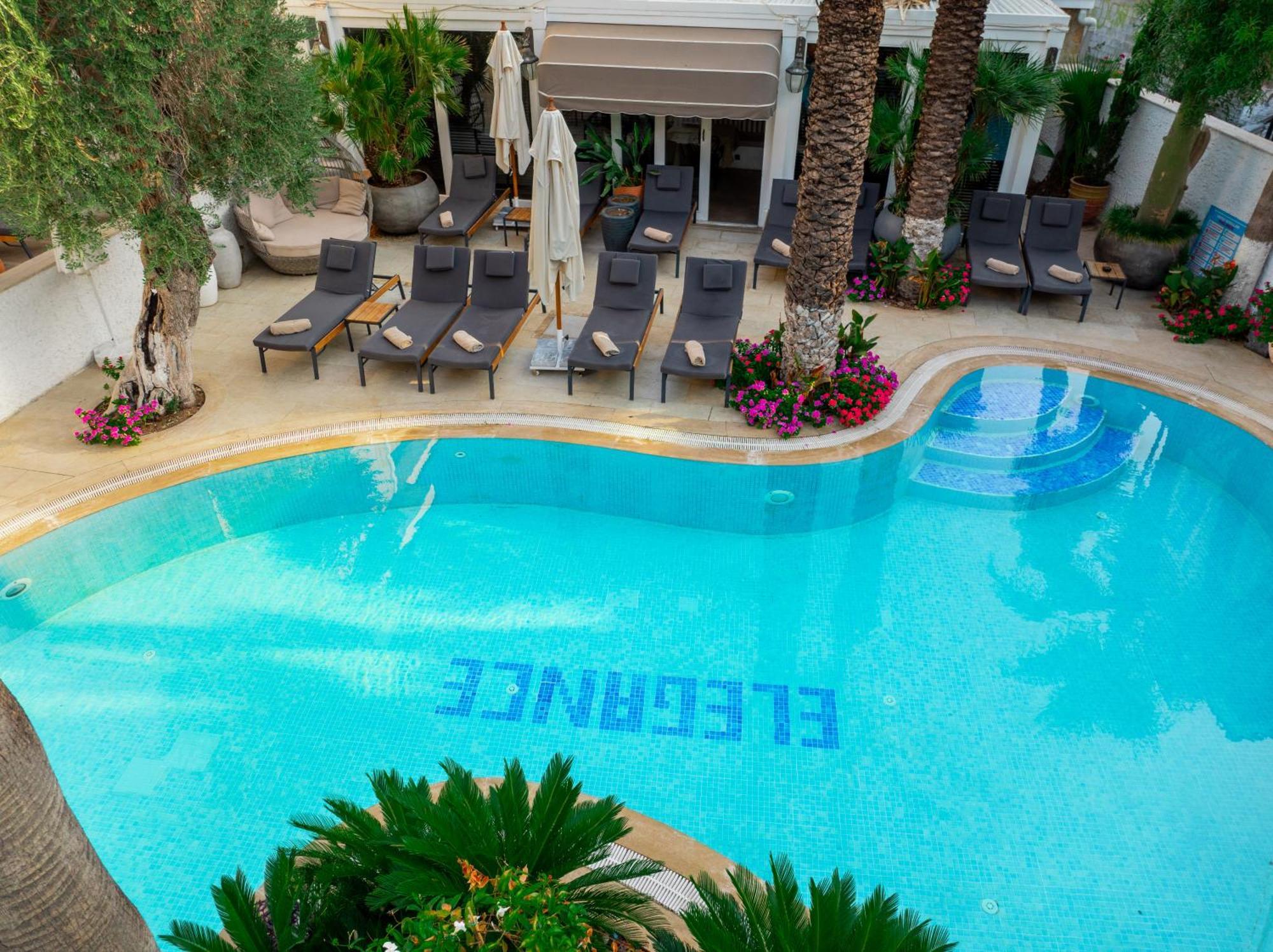 Elegance East Готель 4*